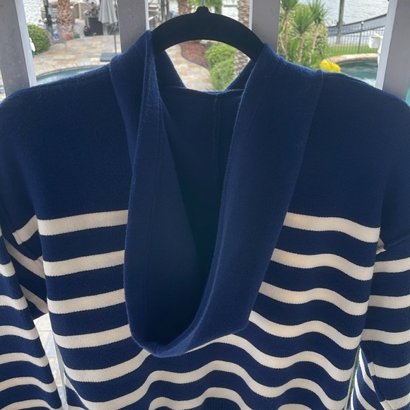 Truth Sweater with Hoodie Loyal Navy/Ivory Size Small Petite NWT - Picture 4 of 10